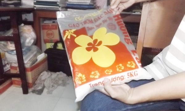 T&uacute;i gạo ở gia đ&igrave;nh &ocirc;ng Nguyễn H.T.