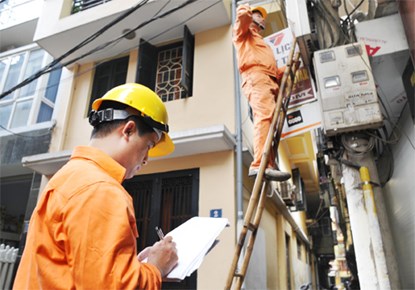 Từ nay đến hết Tết Nguy&ecirc;n đ&aacute;n Ất M&ugrave;i 2015, gi&aacute; điện sẽ kh&ocirc;ng tăng