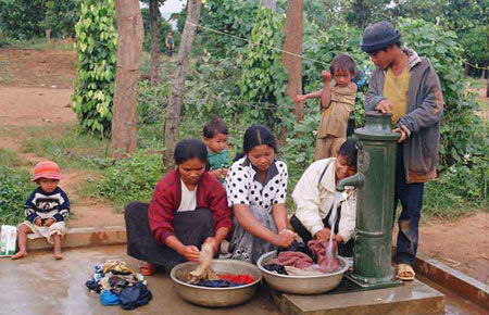 Giá nước máy ở vùng ven biển Gò Công và cù lao Tân Phú Đông, Tiền Giang hiện đang ở mức gần 50.000 đồng/m3 Giá nước máy ở vùng ven biển Gò Công và cù lao Tân Phú Đông, Tiền Giang hiện đang ở mức gần 50.000 đồng/m3