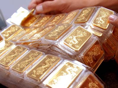 Tr&aacute;i với sự b&igrave;nh ổn của gi&aacute; v&agrave;ng trong nước, gi&aacute; v&agrave;ng h&ocirc;m nay tr&ecirc;n thị trường thế giới quay đầu giảm sau nhiều phi&ecirc;n tăng li&ecirc;n tục