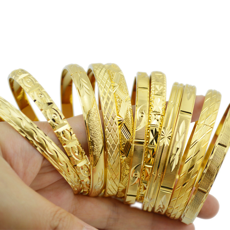 Ch&ecirc;nh lệch giữa gi&aacute; v&agrave;ng trong nước v&agrave; gi&aacute; v&agrave;ng thế giới h&ocirc;m nay chỉ c&ograve;n khoảng tr&ecirc;n 400.000 đồng/lượng