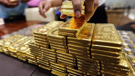 Chênh lệch giữa giá vàng trong nước và giá vàng thế giới hôm nay đang ở khoảng 350.000 đồng/lượng Chênh lệch giữa giá vàng trong nước và giá vàng thế giới hôm nay đang ở khoảng 350.000 đồng/lượng