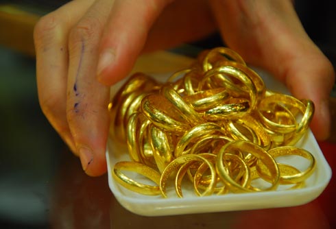D&ugrave; bật tăng mạnh mẽ nhưng gi&aacute; v&agrave;ng trong nước h&ocirc;m nay vẫn chưa thể lấy lại mốc 34 triệu đồng/lượng
