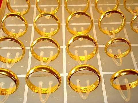 Ch&ecirc;nh lệch giữa gi&aacute; v&agrave;ng trong nước v&agrave; gi&aacute; v&agrave;ng thế giới h&ocirc;m nay đang ở mức tr&ecirc;n 700.000 đồng/lượng