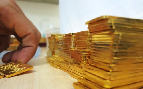 Ch&ecirc;nh lệch giữa gi&aacute; v&agrave;ng trong nước v&agrave; gi&aacute; v&agrave;ng thế giới h&ocirc;m nay đang ở khoảng 800.000 đồng/lượng