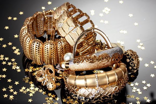Gi&aacute; v&agrave;ng h&ocirc;m nay ng&agrave;y 25/12/2015 đảo chiều tăng nhẹ tại cả thị trường trong nước v&agrave; thế giới