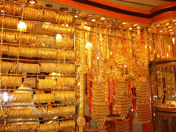 Sau khi mất mốc 33 triệu đồng/lượng, gi&aacute; v&agrave;ng h&ocirc;m nay ng&agrave;y 4/12/2015 bất ngờ tăng nhẹ trở lại