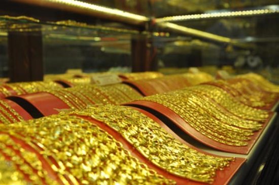 Hiện ch&ecirc;nh lệch giữa gi&aacute; v&agrave;ng trong nước v&agrave; gi&aacute; v&agrave;ng thế giới đ&atilde; xuống c&ograve;n 3,7 triệu đồng/lượng