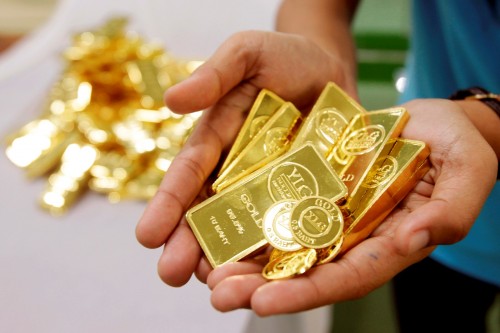 Gi&aacute; v&agrave;ng h&ocirc;m nay tr&ecirc;n thị trường thế giới tiếp tục leo cao, gi&uacute;p thu hẹp khoảng c&aacute;ch với gi&aacute; v&agrave;ng trong nước