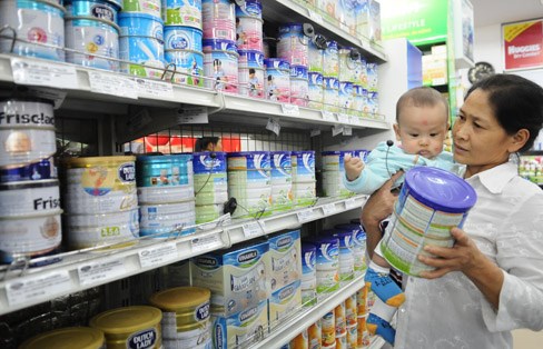 Gi&aacute; sữa cho trẻ em dưới 6 tuổi
