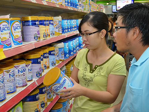 Kh&oacute; quản gi&aacute; sữa bột tr&ecirc;n thị trường