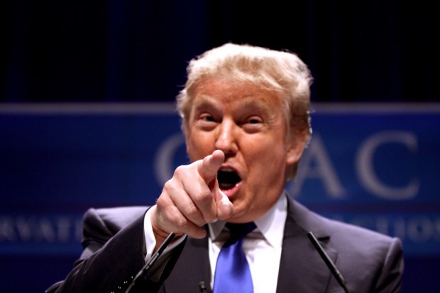 Tỷ ph&uacute; Donald Trump l&agrave; một trong số những người &aacute;p dụng giấc ngủ 2 tiếng 1 ngay