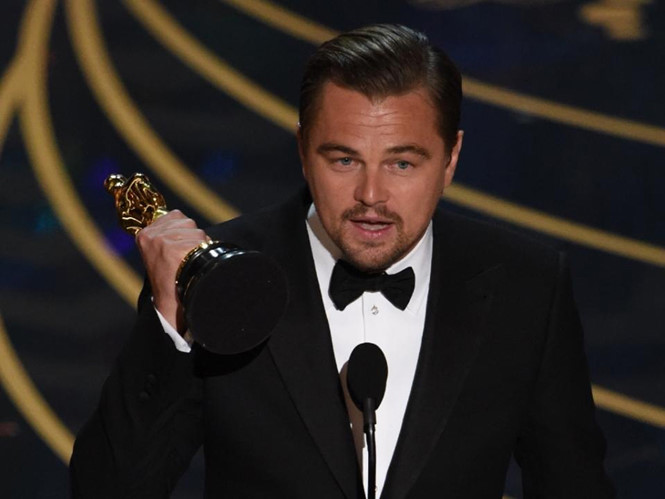 Giải Oscar 2016: &lsquo;Th&aacute;nh nhọ&rsquo; Leonardo DiCaprio lần đầu ẵm giải lớn