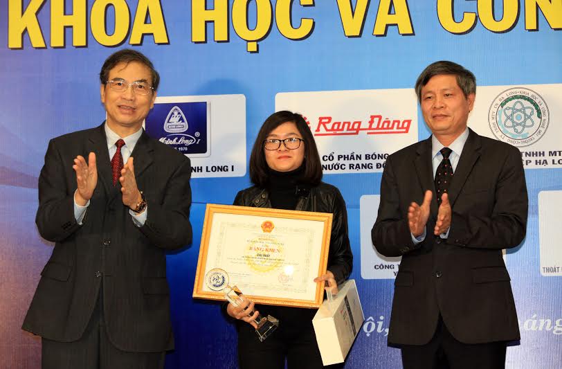 Giải thưởng b&aacute;o ch&iacute; về khoa học c&ocirc;ng nghệ 2015