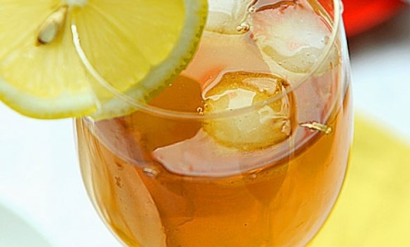 Tr&agrave; mật ong c&oacute; t&aacute;c dụng thần kỳ trong việc giảm b&eacute;o bụng