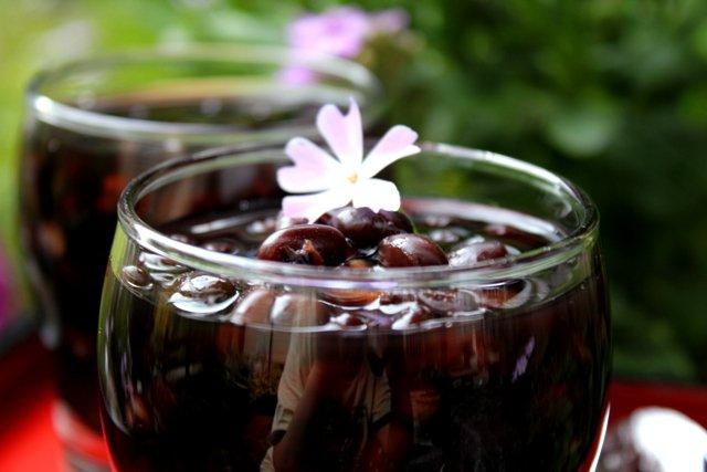 Phương ph&aacute;p giảm c&acirc;n bằng giấm t&aacute;o ng&acirc;m đậu đen rất tốt cho phụ nữ sau sinh v&agrave; người b&eacute;o bụng