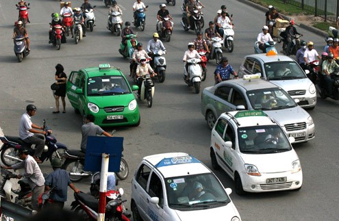 Giảm gi&aacute; cước taxi l&agrave; nỗ lực chung của nhiều h&atilde;ng taxi tr&ecirc;n địa b&agrave;n H&agrave; Nội hiện nay