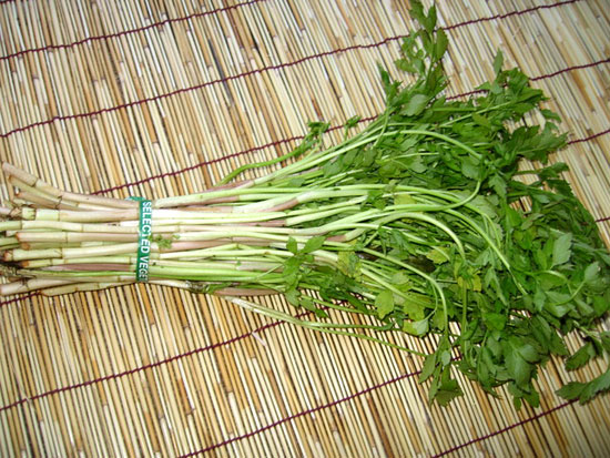 giảm c&acirc;n hiệu quả với rau cần