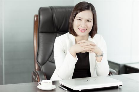 B&agrave; B&ugrave;i Thị Thanh Hương l&agrave;m gi&aacute;m đốc mới được bổ nhiệm của TP Bank