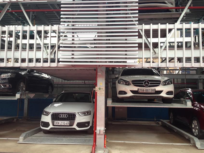 Gi&agrave;n đỗ xe th&ocirc;ng minh đường Trần Nhật Duật