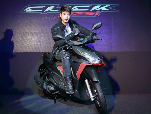 Honda Click 125i 2016 mang phong cách thiết kế tương lai với hai yếu tố chủ chốt ''thanh mảnh và sắc nét''.