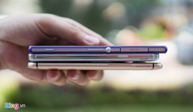 Chỉ có Galaxy S5 và Xperia Z2 được trang bị khả năng chống nước.