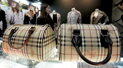 burberry, h&agrave;ng giả tại Trung Quốc, h&agrave;ng nh&aacute;i, nh&aacute;i thương hiệu