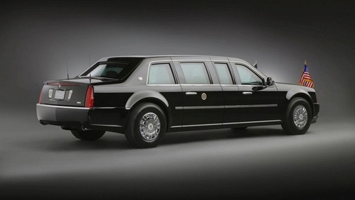 Một trong những nhược điểm không thể khắc phục của “The Beast” là chiếc xe tiêu tốn quá nhiều nhiên liệu. Theo thông tin được Worldcarfans đăng tải, “The Beast” cần tới 63,5 lít nhiên liệu để đi được 100 km. Lý do giải thích cho mức tiêu thụ nhiên liệu kinh hoàng này là trọng lượng khoảng 6.800 kg.