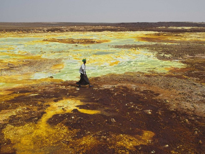 Sa mạc Danakil ở Ethiopia là một trong những nơi có người ở nóng nhất hành tinh, với nhiệt độ dao động từ 35 độ C đến 62 độ C.