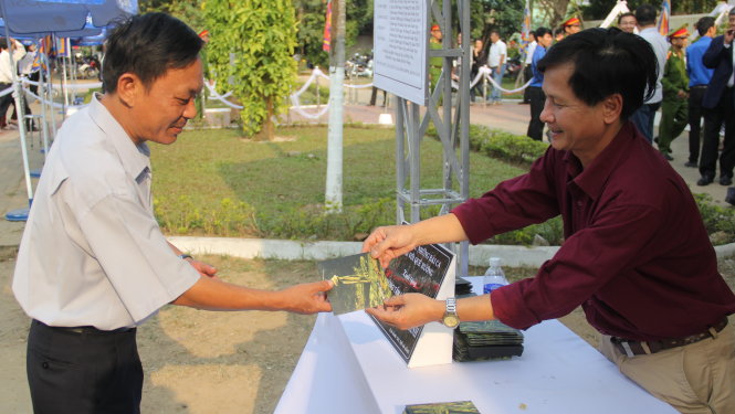 nguyễn b&aacute; thanh, người đ&agrave; nẵng, tặng đĩa, đĩa nhạc, ca kh&uacute;c tri &acirc;n, ca kh&uacute;c về nguyễn b&aacute; thanh