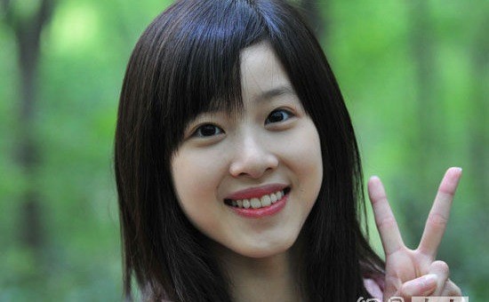 Vốn được biết đến với danh hiệu hot girl trà sữa nhờ vẻ đẹp trong sáng, mới đây, Chương Trạch Thiên còn khiến nhiều người bất ngờ khi những bí mật về gia thế giàu có, quyền lực được tiết lộ.