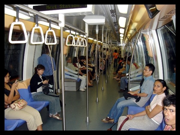  dola singapore, b&aacute;t qu&aacute;t, L&yacute; Quang Diệu, phong thủy, singapore, t&agrave;u điện ngầm, h&ocirc;̀ nước may mắn