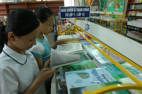 C&aacute;c Gi&aacute;o sư sẽ viết s&aacute;ch gi&aacute;o khoa trong...trại
