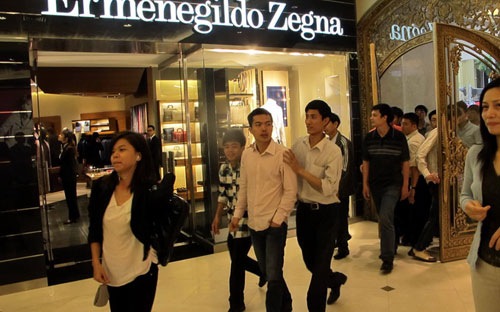 Trung t&acirc;m 13Win19 tải ứng dụng, Tr&agrave;ng Tiền Plaza, kh&aacute;ch h&agrave;ng, h&agrave;ng miễn ph&iacute;, xa xỉ