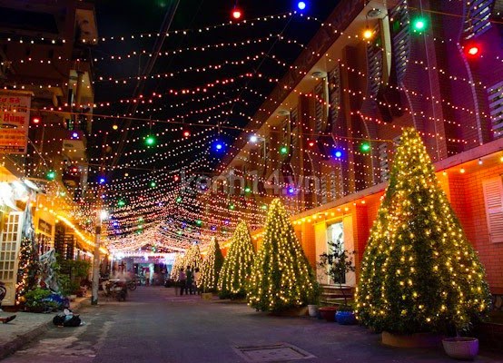 Đi chơi đ&ecirc;m Gi&aacute;ng sinh S&agrave;i G&ograve;n tại khu x&oacute;m đạo l&agrave; lựa chọn kh&ocirc;ng thể tuyệt vời hơn