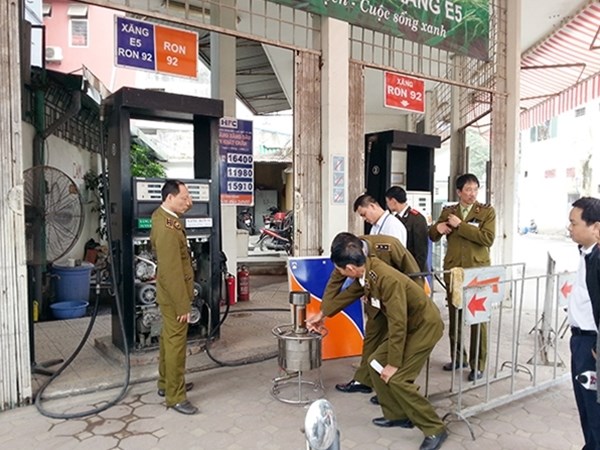 Gian lận xăng dầu
