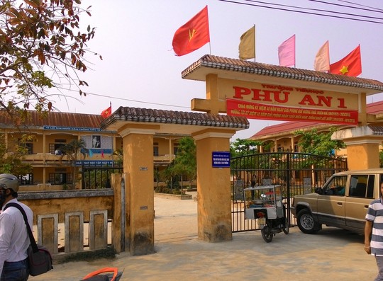 C&ocirc; gi&aacute;o h&agrave;nh hung đồng nghiệp đến hoảng loạn tinh thần