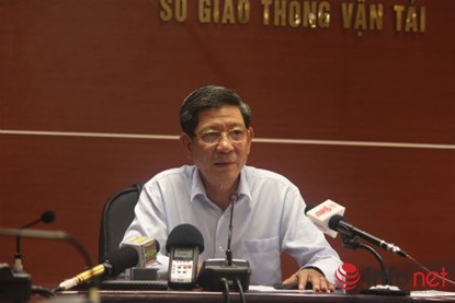 Ph&oacute; Gi&aacute;m đốc Sở GTVT H&agrave; Nội Nguyễn Xu&acirc;n T&acirc;n trong cuộc trao đổi với b&aacute;o ch&iacute; ng&agrave;y 29/1