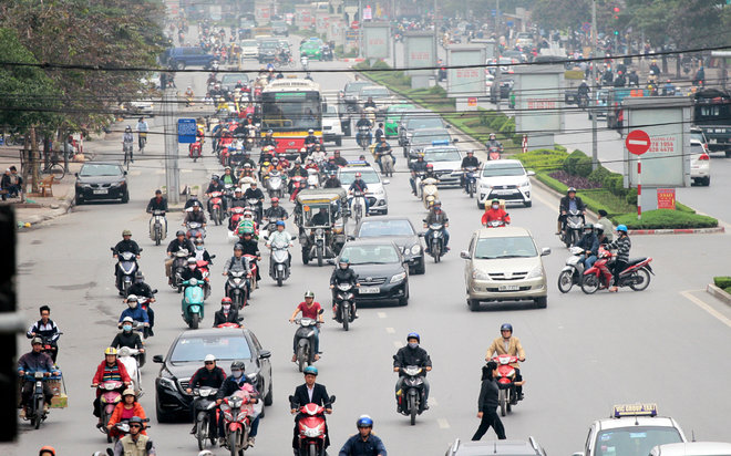  T&igrave;nh trạng đi sai l&agrave;n, lấn l&agrave;n tr&ecirc;n phố X&atilde; Đ&agrave;n kh&ocirc;ng được cải thiện sau khi gỡ dải ph&acirc;n c&aacute;ch cứng