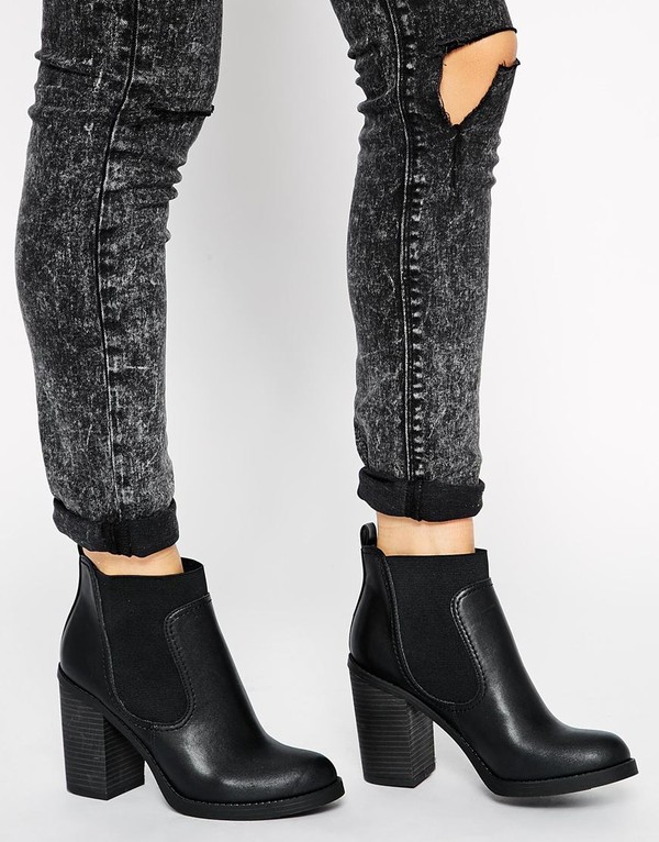 Mặc đẹp ng&agrave;y lạnh c&ugrave;ng ankle boots gi&uacute;p bạn g&aacute;i trở n&ecirc;n tươi trẻ v&agrave; năng động hơn