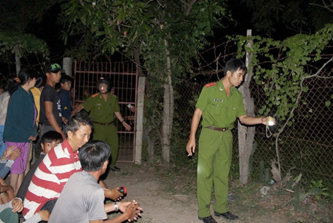 Cuộc thực nghiệm hiện trường vụ giết người ở vườn t&aacute;o được thắt chặt an ninh