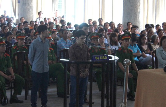 C&aacute;c bị c&aacute;o giết chủ tiệm v&agrave;ng Hiếu Học tại phi&ecirc;n t&ograve;a x&eacute;t xử