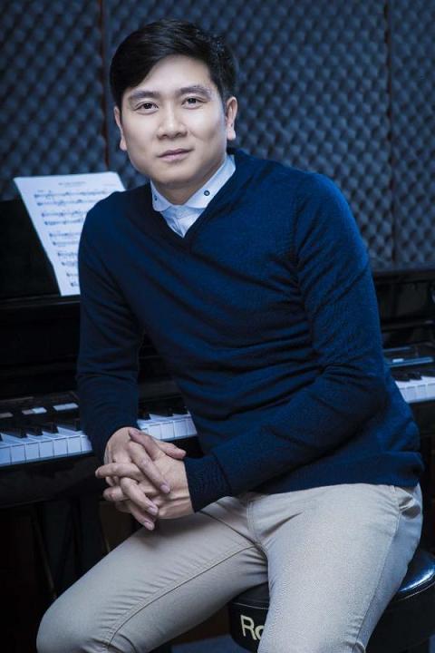 Nhạc sĩ Hồ Hoài Anh sẽ đảm nhận vai trò giám đốc âm nhạc của The Voice- Giọng hát Việt 2015 Nhạc sĩ Hồ Hoài Anh sẽ đảm nhận vai trò giám đốc âm nhạc của The Voice- Giọng hát Việt 2015