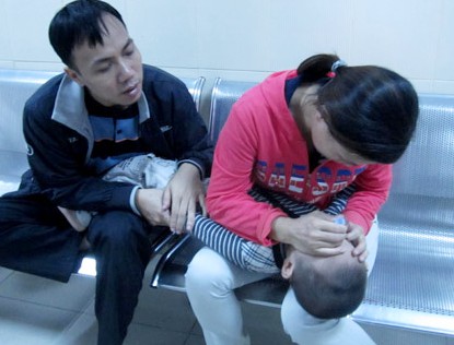 thuốc chữa đau mắt đỏ đang bị c&aacute;c cửa hiệu tại Đ&agrave; Nẵng găm h&agrave;ng, thổi gi&aacute;