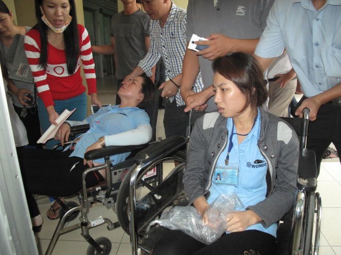 Hơn 50 c&ocirc;ng nh&acirc;n cấp cứu do ngộ độc nghi do ăn b&uacute;n ri&ecirc;u