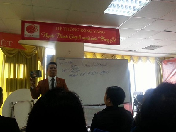 Nh&igrave;n vẻ bề ngo&agrave;i, kh&oacute; ai c&oacute; thể nghĩ rằng trước đ&acirc;y &ocirc;ng Chu H&ugrave;ng Thanh l&agrave; thợ sửa xe m&aacute;y