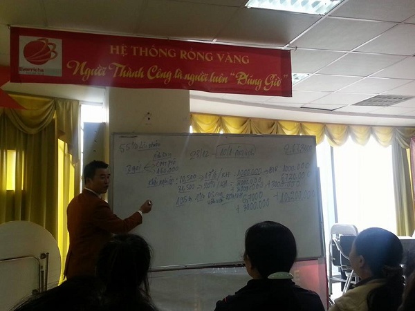 &Ocirc;ng Chu H&ugrave;ng Thanh giới thiệu c&aacute;ch t&iacute;nh lợi nhuận cho những người lần đầu t&igrave;m hiểu về Everrechs