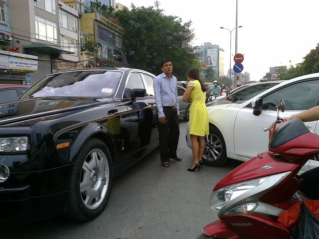 Xe Rolls Royce Phantom Rồng 