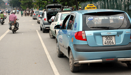 H&agrave; Nội triển khai phương &aacute;n mới để quản l&yacute; taxi d&ugrave;