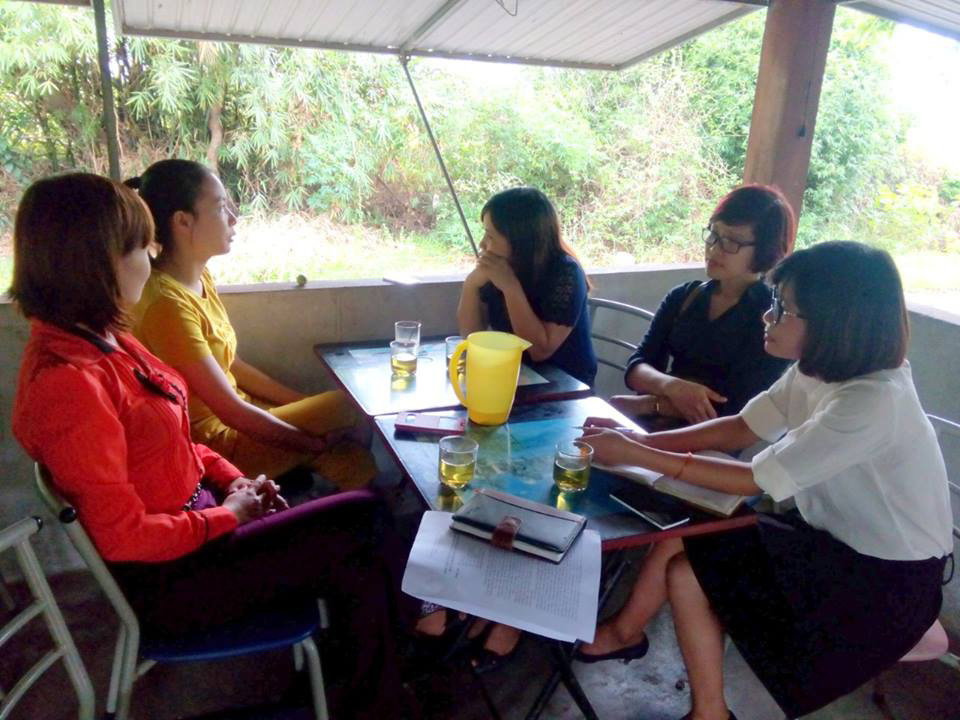 Nỗi buồn tr&ecirc;n gương mặt của những gi&aacute;o vi&ecirc;n thuộc diện bị chấm dứt hợp đồng ở H&agrave; Tĩnh
